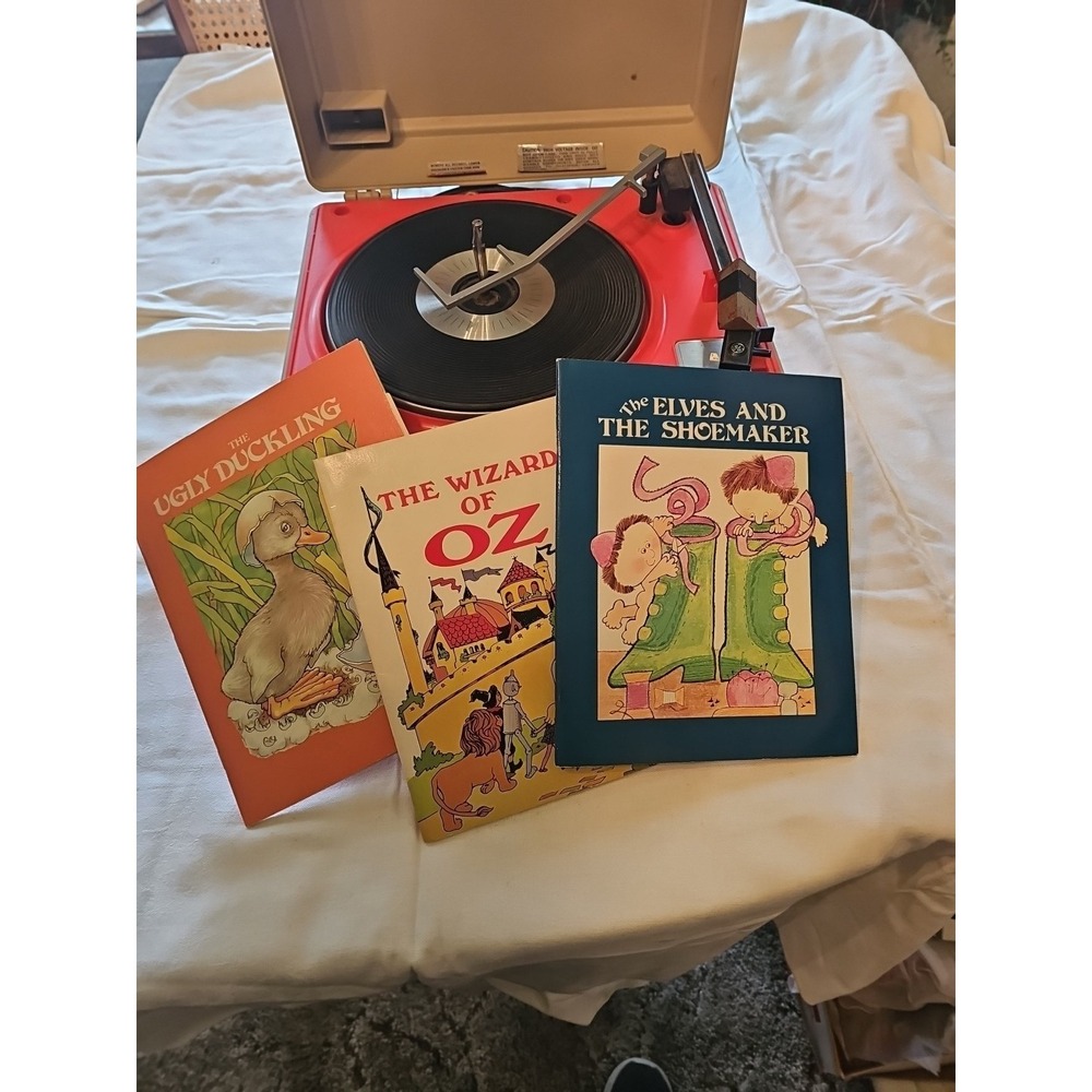 1960's Orange GE Automatic Portable Record Player V638H Works! & 3 Audio Books
